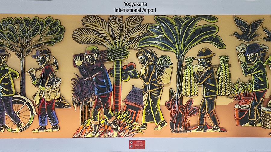 Local guide services with private car in Yogyakarta and useful travel tips